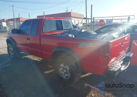 2003 Chevrolet S-10 Ls z USA, uszkodzony, nr VIN 1GCCT19X338126496